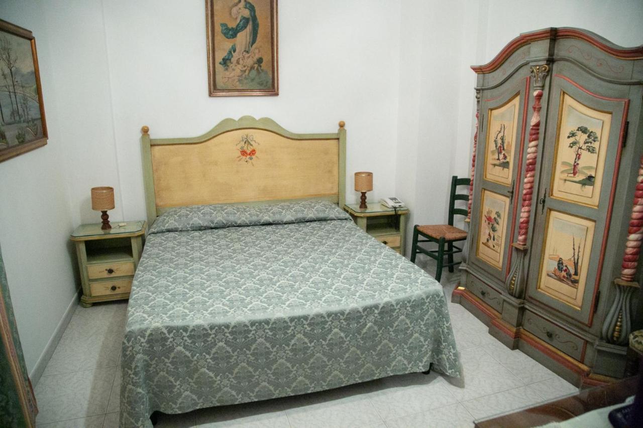 Hotel La Riva Giardini Naxos Ngoại thất bức ảnh