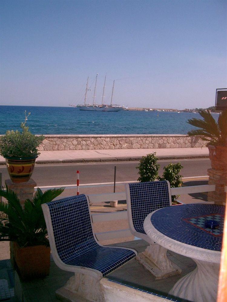 Hotel La Riva Giardini Naxos Ngoại thất bức ảnh