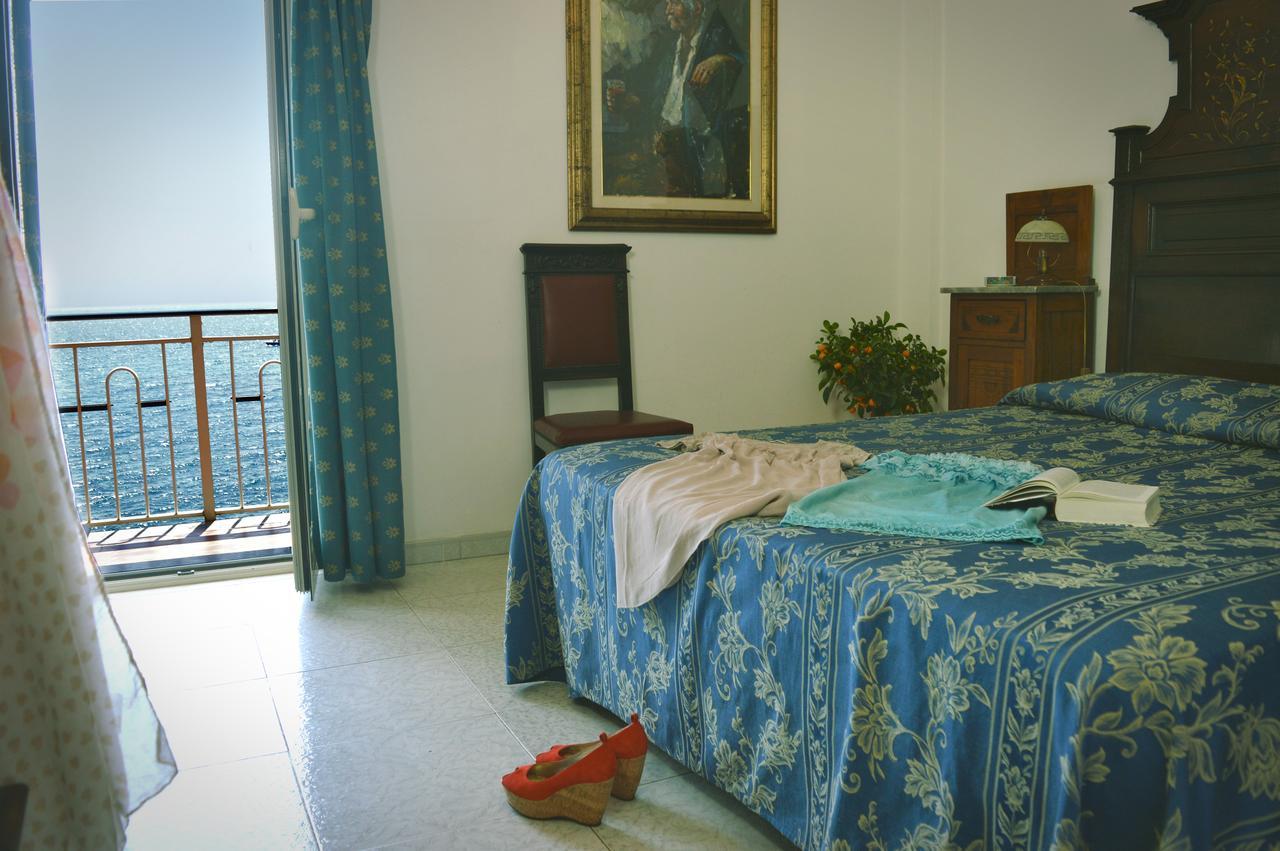 Hotel La Riva Giardini Naxos Ngoại thất bức ảnh