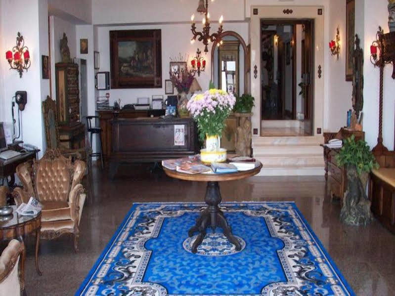 Hotel La Riva Giardini Naxos Ngoại thất bức ảnh