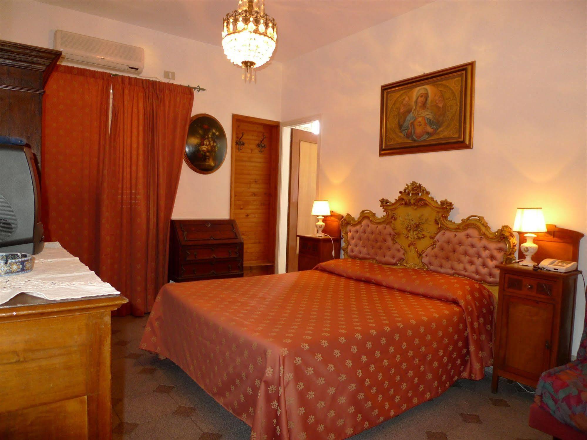 Hotel La Riva Giardini Naxos Ngoại thất bức ảnh