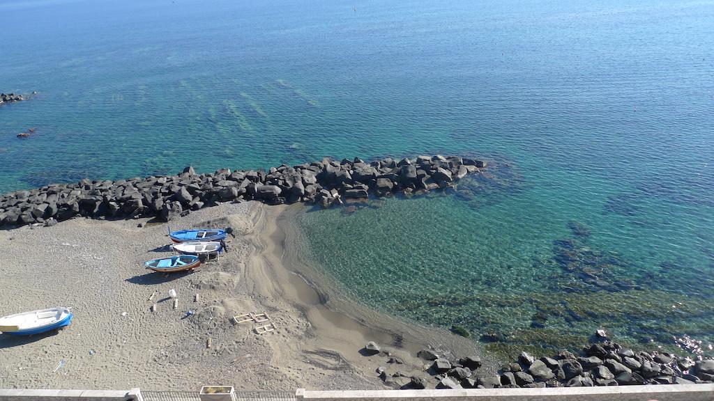 Hotel La Riva Giardini Naxos Ngoại thất bức ảnh