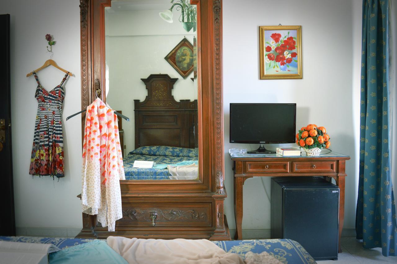 Hotel La Riva Giardini Naxos Ngoại thất bức ảnh